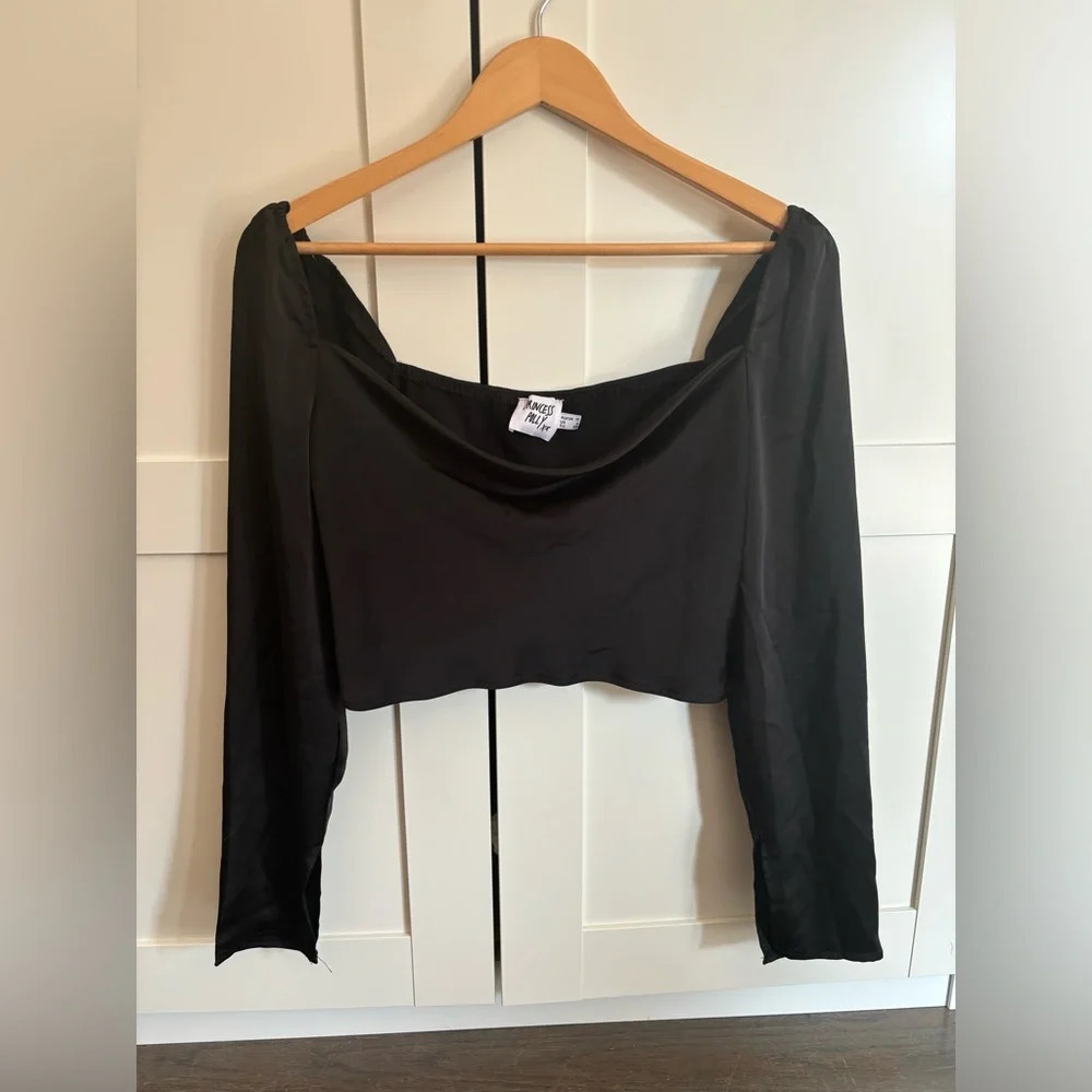Princess Polly crop top long sleeve silky size 6 in black